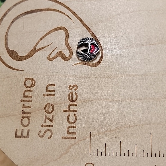 Angel Heart Stud Earrings, unisex - Picture 3 of 6